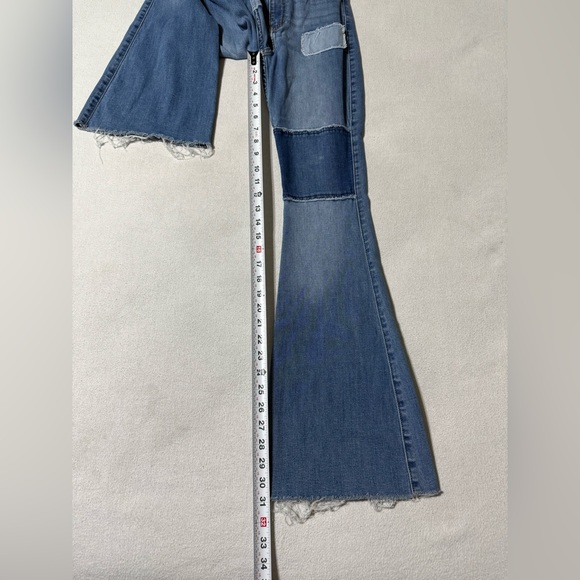 Hollister Jeans Womens 24x31 Flare‎ High Rise Patch Patchwork Blue Denim - Picture 3 of 9